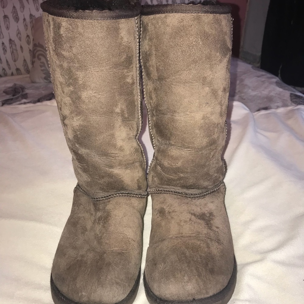Dark brown Ugg boots